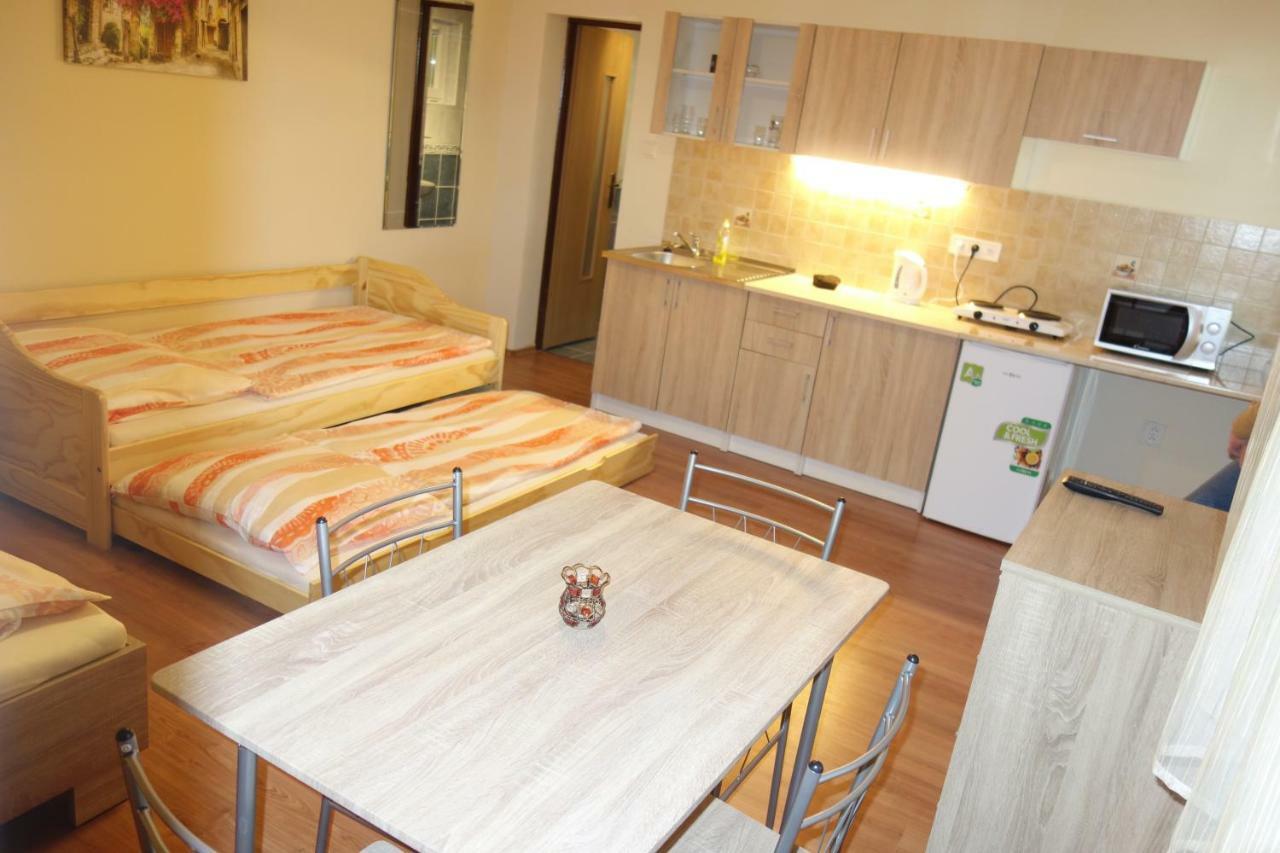 La Familia Apartment Sturovo Exterior photo